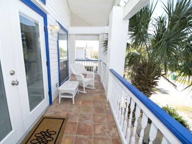 Three Bedroom Rental Sleeps 12 Guests Great Price