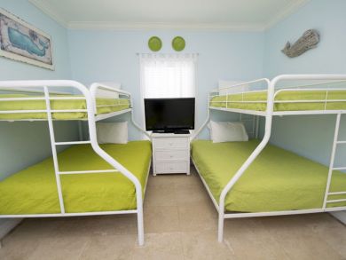 Three Bedroom Rental Sleeps 12 Guests Great Price