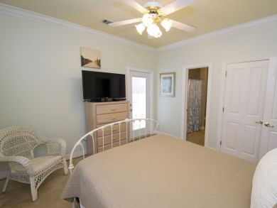 Three Bedroom Rental Sleeps 12 Guests Great Price