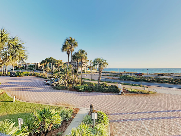 Destin 1 Bedroom Condo sleeps 4 across the street from the gulf