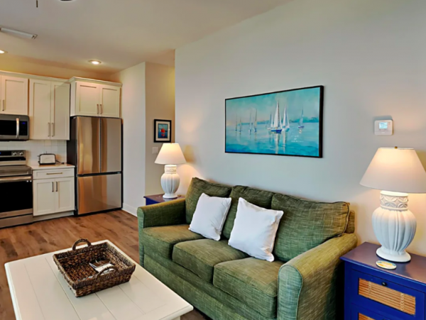 Destin 1 Bedroom Condo sleeps 4 across the street from the gulf