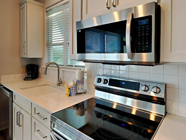 Destin 1 Bedroom Condo sleeps 4 across the street from the gulf