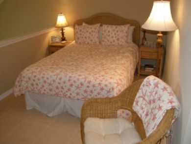 Great Value Destin Vacation Condo Sleeps Six Guests.