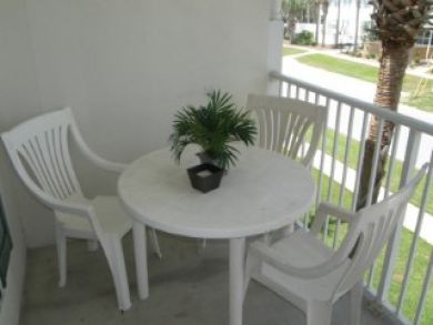 Great Value Destin Vacation Condo Sleeps Six Guests.