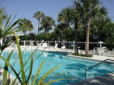 Great Value Destin Vacation Condo Sleeps Six Guests.