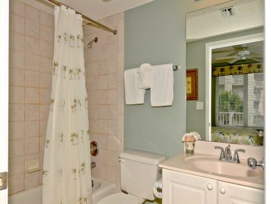 Second bathroom with tub & shower Second bathroom with tub & shower