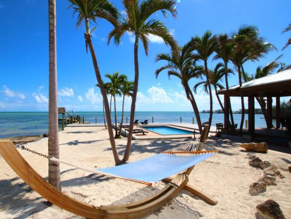 Islamorada Paradise on Beach with Pool Sleeps 8 Guests