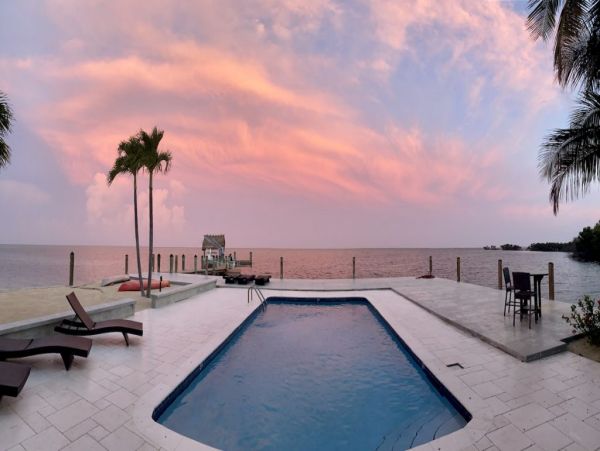 Islamorada Paradise on Beach with Pool Sleeps 8 Guests