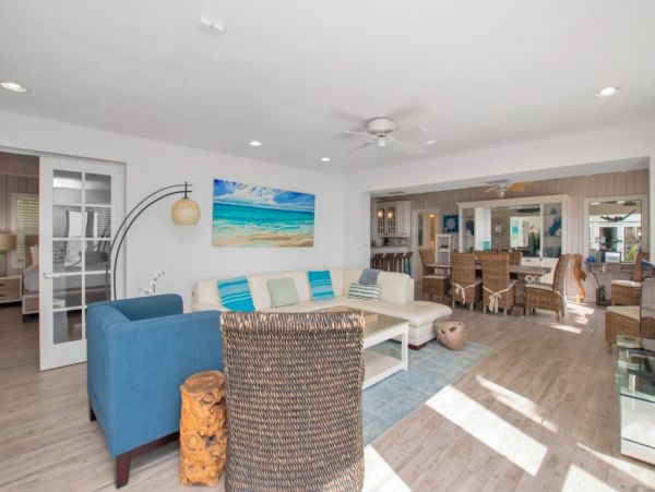 Islamorada Paradise on Beach with Pool Sleeps 8 Guests
