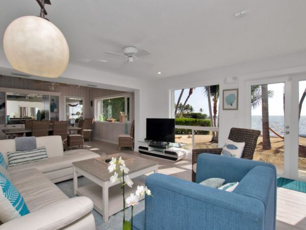 Islamorada Paradise on Beach with Pool Sleeps 8 Guests