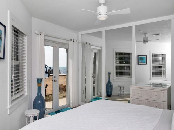 Islamorada Paradise on Beach with Pool Sleeps 8 Guests