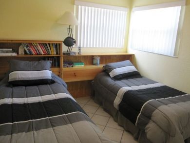 Bedroom 2 with twin beds Bedroom 2 with twin beds