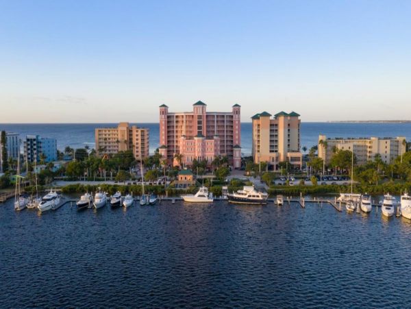 Gulf Views Fort Myers Vacation Beach. Condo Two Bedrooms