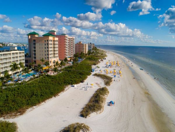 Gulf Views Fort Myers Vacation Beach. Condo Two Bedrooms