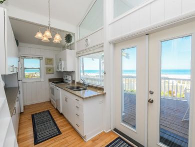 Three Bedroom Condo Sleeps 6 Full Gulf Views Communal Pool - additional view, photo 5