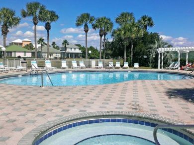 Community pool & hot tub Community pool & hot tub