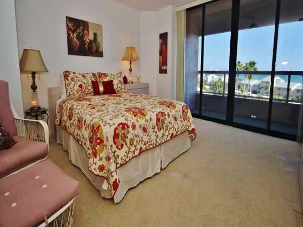Gulf View Condo in Clearwater with Three Bedrooms Sleeps 8