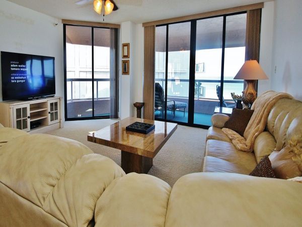 Gulf View Condo in Clearwater with Three Bedrooms Sleeps 8