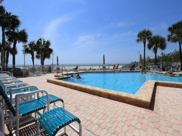 Gulf View Condo in Clearwater with Three Bedrooms Sleeps 8