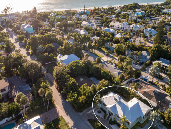 Coastal Anna Maria Island Vacation Pool Home Walk to Beach