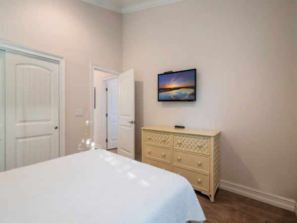 Coastal Anna Maria Island Vacation Pool Home Walk to Beach