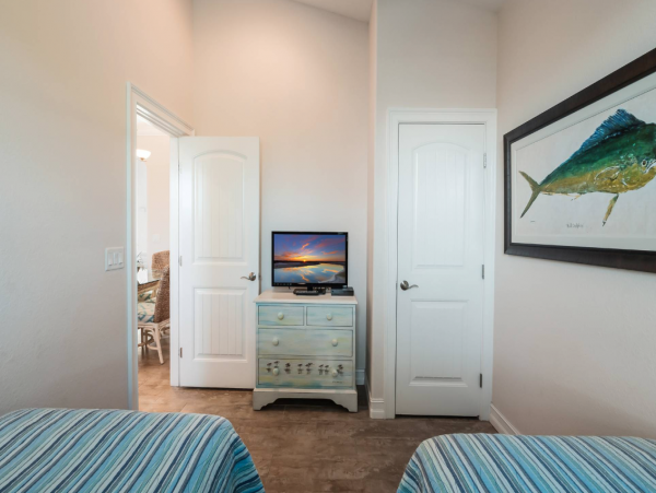 Coastal Anna Maria Island Vacation Pool Home Walk to Beach