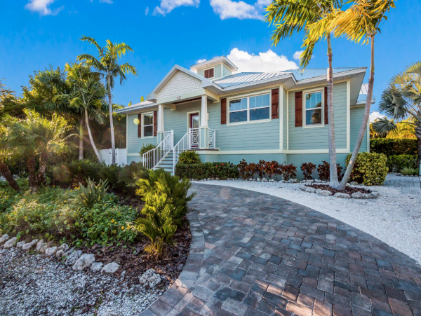 Coastal Anna Maria Island Vacation Pool Home Walk to Beach