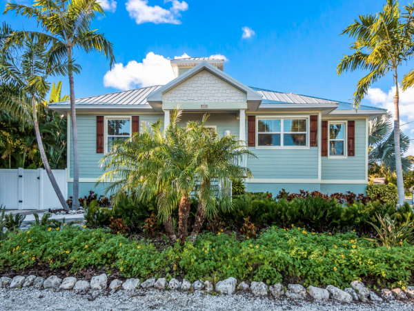 Coastal Anna Maria Island Vacation Pool Home Walk to Beach