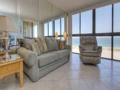 One Bedroom Gulf Front Condo with Modern Decor & Gulf Views