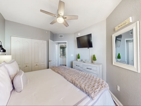 Clearwater Gulf View Beach Condo with Great Resort Amenities