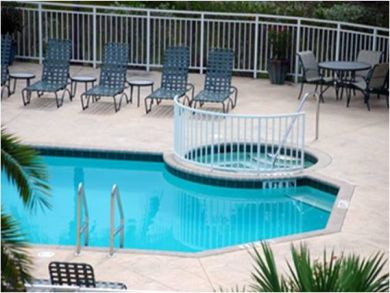 Community pool & hot tub Community pool & hot tub
