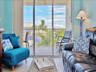 Two Bedroom Beach Vacation Condo Sleeps 8 Communal Pool
