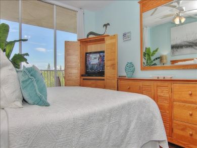 Two Bedroom Beach Vacation Condo Sleeps 8 Communal Pool