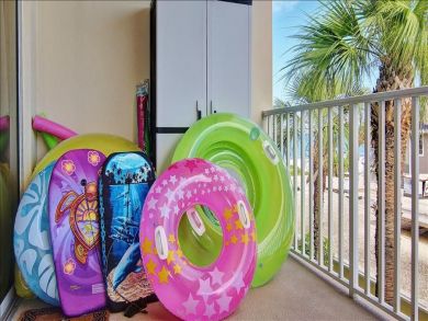 Two Bedroom Beach Vacation Condo Sleeps 8 Communal Pool
