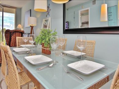 Two Bedroom Beach Vacation Condo Sleeps 8 Communal Pool