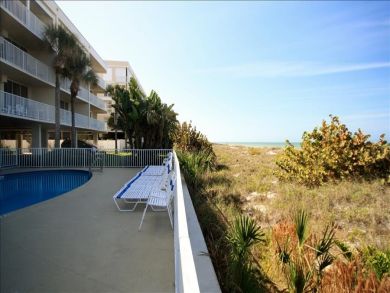 Two Bedroom Beach Vacation Condo Sleeps 8 Communal Pool