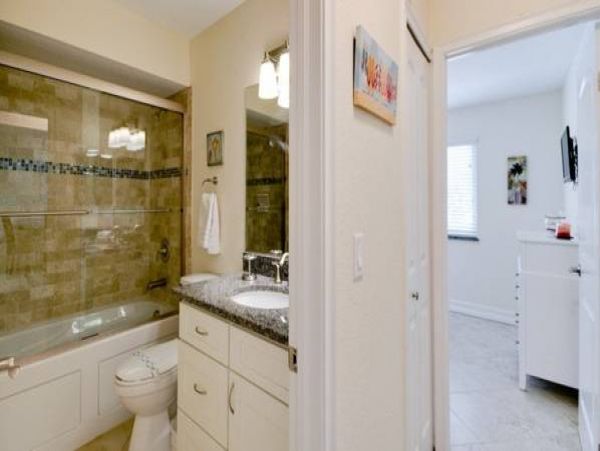 Holmes Beach Vacation Condo 2-Bedroom Anna Maria Island Rental with Pool