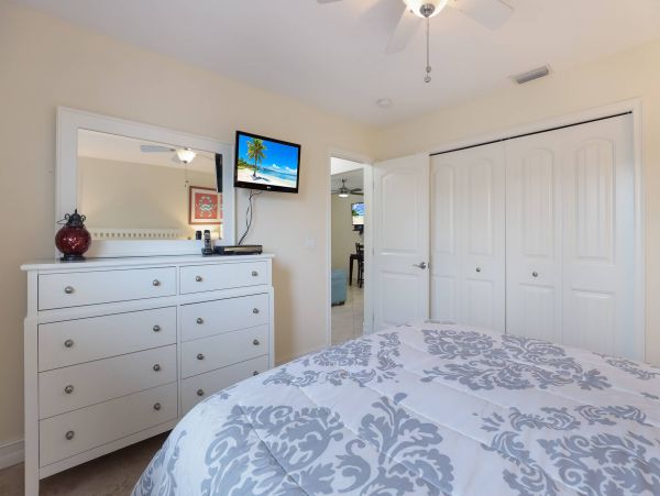 Holmes Beach Vacation Condo 2-Bedroom Anna Maria Island Rental with Pool