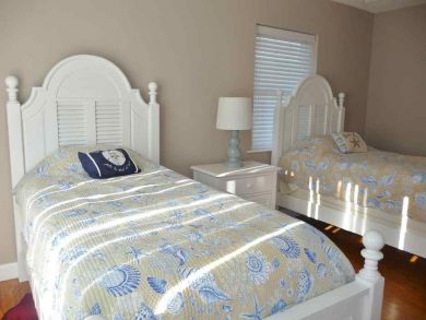 Bedroom 3 has Twin Beds
