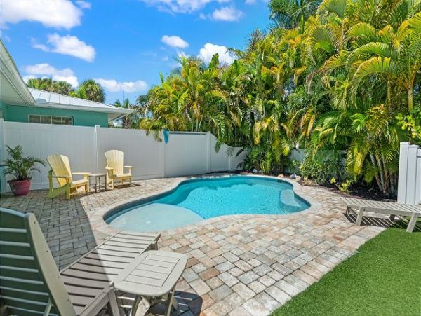 Holmes Beach Vacation Pool Home