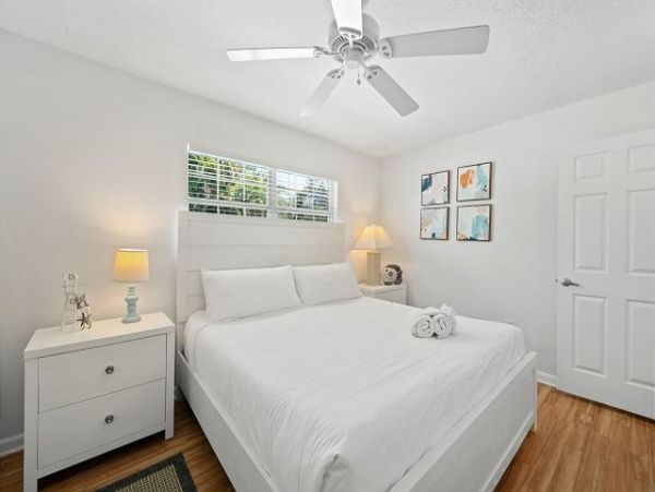 Holmes Beach Vacation Pool Home