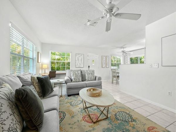 Holmes Beach Vacation Pool Home