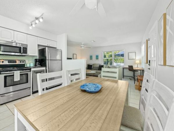 Holmes Beach Vacation Pool Home