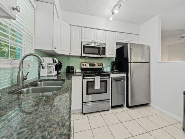 Holmes Beach Vacation Pool Home