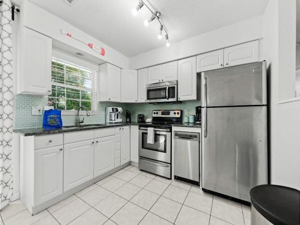 Holmes Beach Vacation Pool Home