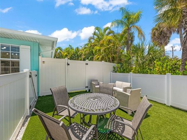 Holmes Beach Vacation Pool Home