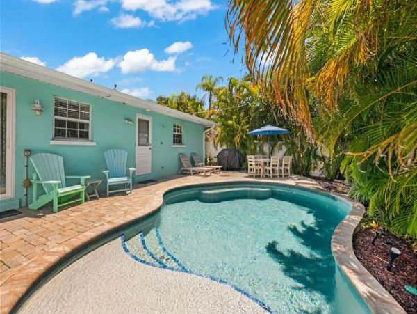 Holmes Beach Vacation Pool Home