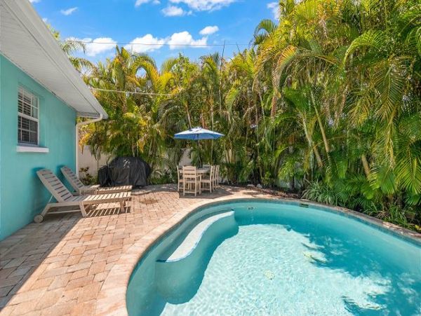 Holmes Beach Vacation Pool Home