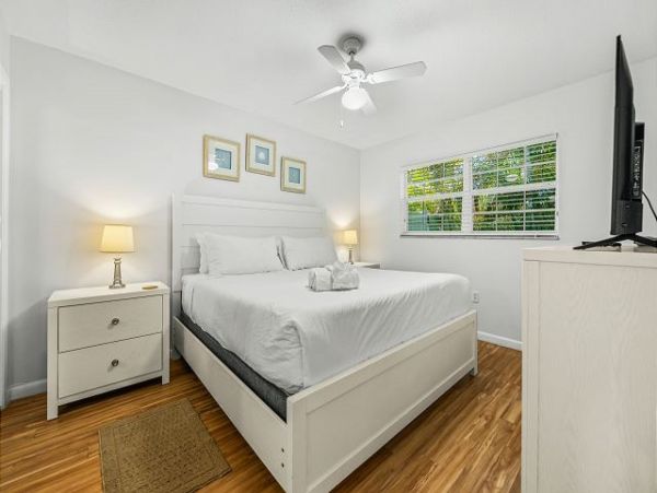 Holmes Beach Vacation Pool Home