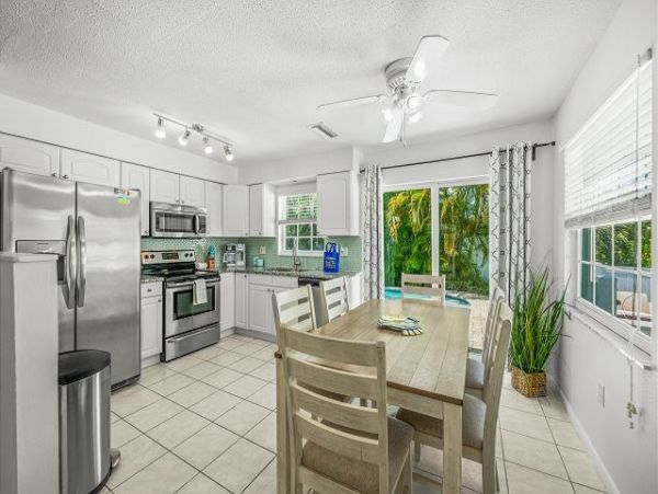 Holmes Beach Vacation Pool Home